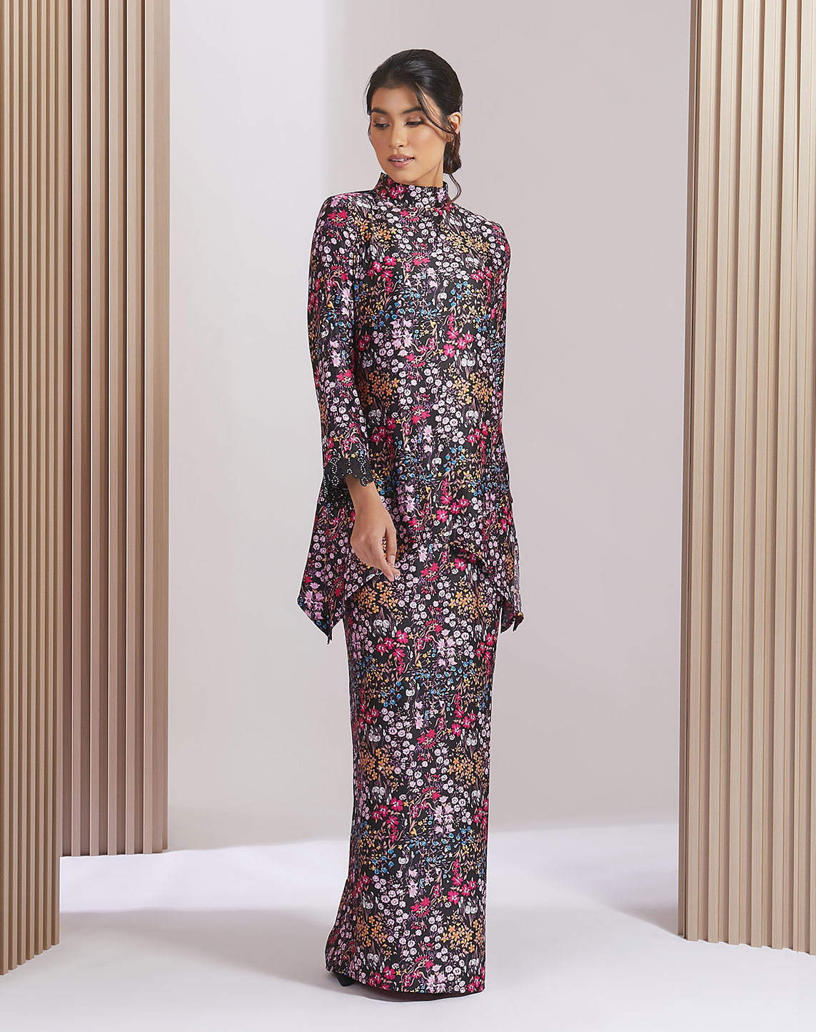 ARIFAH BAJU KURUNG IN BLACK
